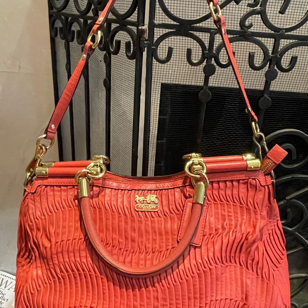 Coach leather shoulder bag . Excellent condition. Gently used .
